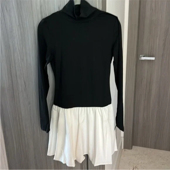 Commense Dress - Picture 3 of 6